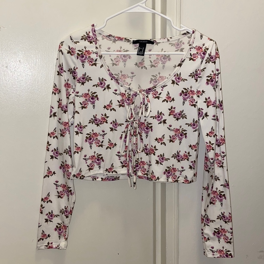 Forever21 size medium long sleeve crop top
